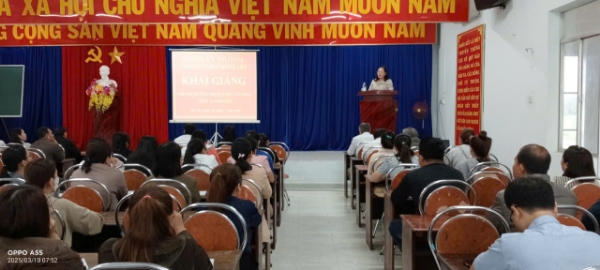 Hình ảnh cho bài viết Phú Hòa: Khai giảng lớp bồi dưỡng nhận thức về Đảng (đợt 1) năm 2025